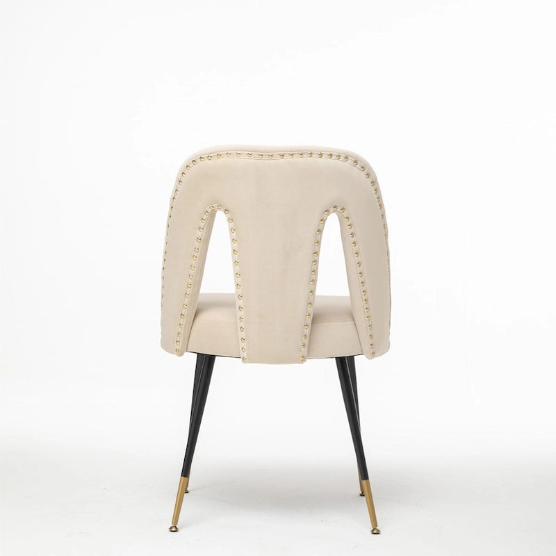 Chaise de salle à manger capitonnée en velours avec clous décoratifs et pieds en métal