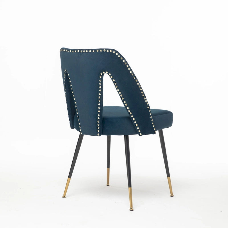 Chaise de salle à manger capitonnée en velours avec clous décoratifs et pieds en métal