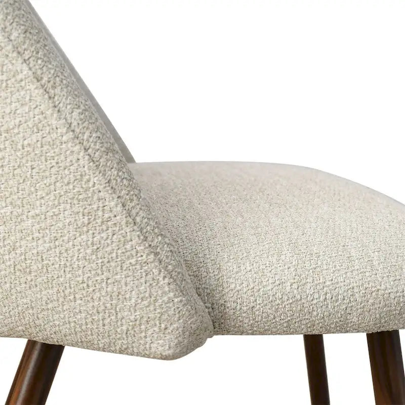 Chaise de salle à manger moderne capitonnée à dossier découpé avec finition noyer