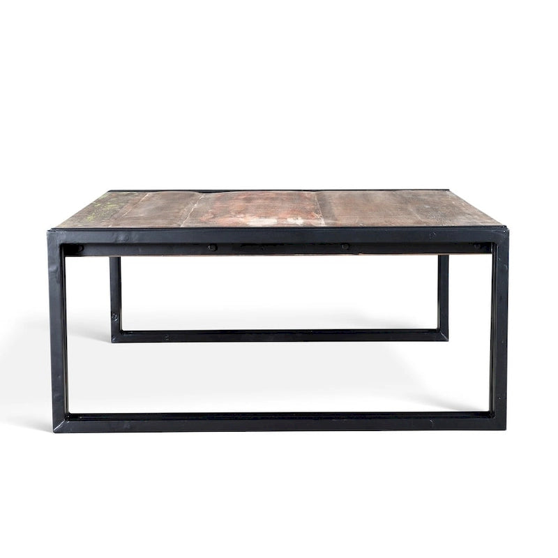 Table basse en bois faite à la main