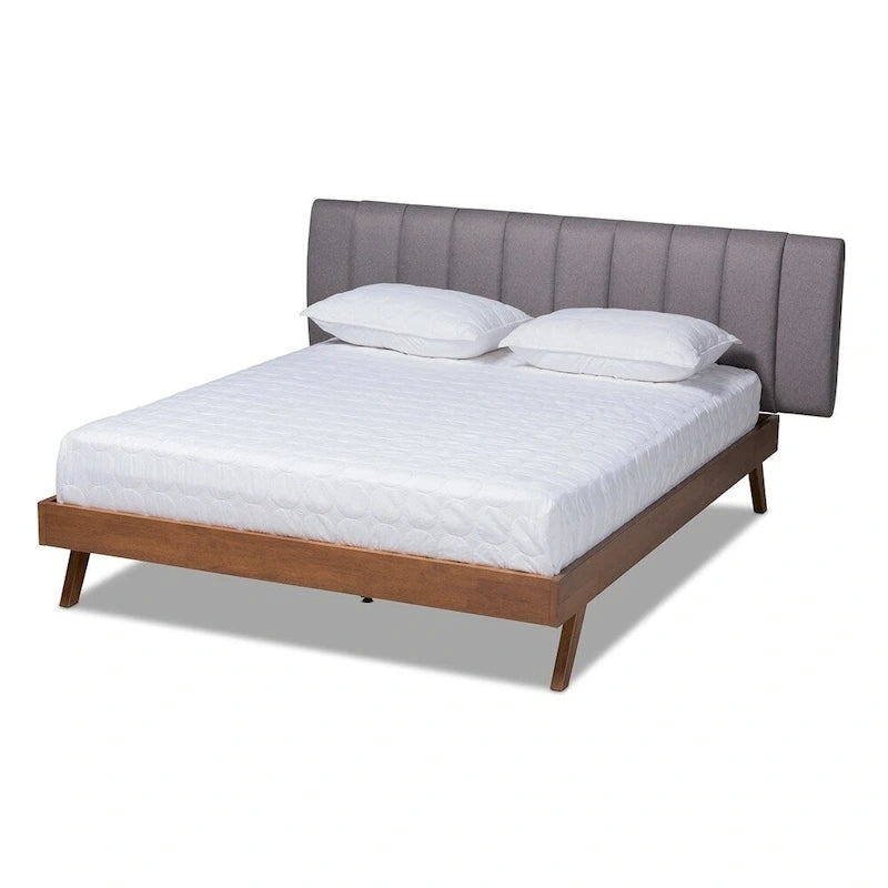 Lit en tissu beige clair et bois de noyer de style moderne du milieu du siècle
